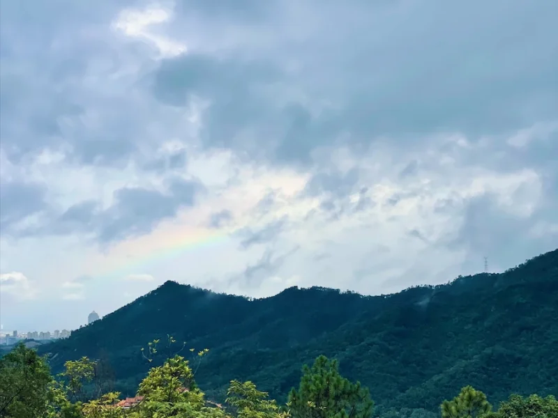 日常漫步 Vol.13 之雨中山野徒步